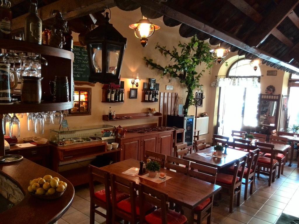 Hotel Excellent Kroměříž Екстериор снимка