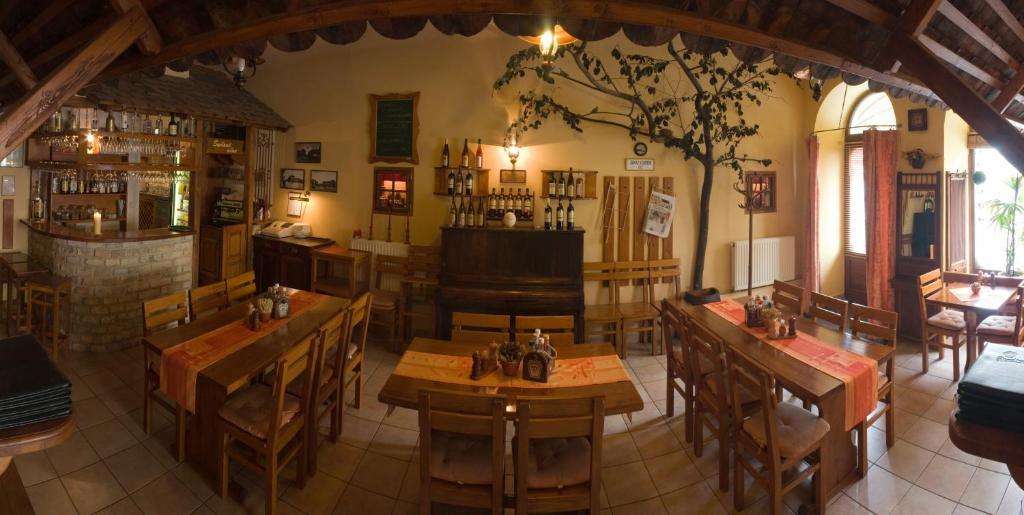 Hotel Excellent Kroměříž Екстериор снимка