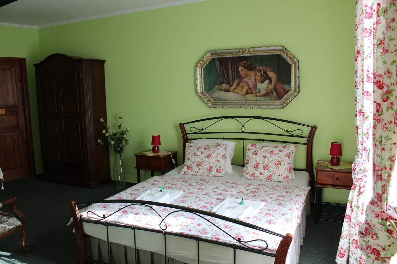 Hotel Excellent Kroměříž Екстериор снимка