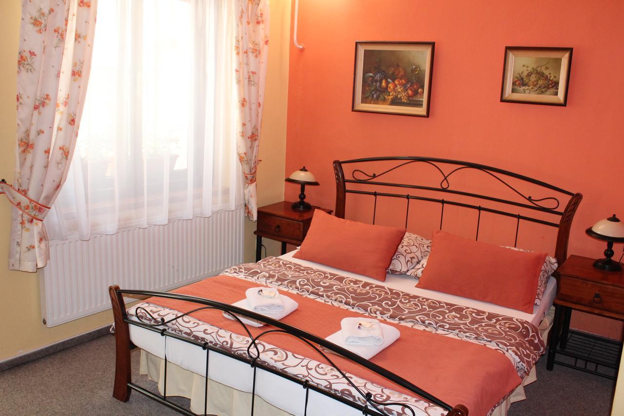 Hotel Excellent Kroměříž Екстериор снимка